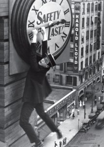 Μωρέ, κουράγιο! / Safety Last! (1923)